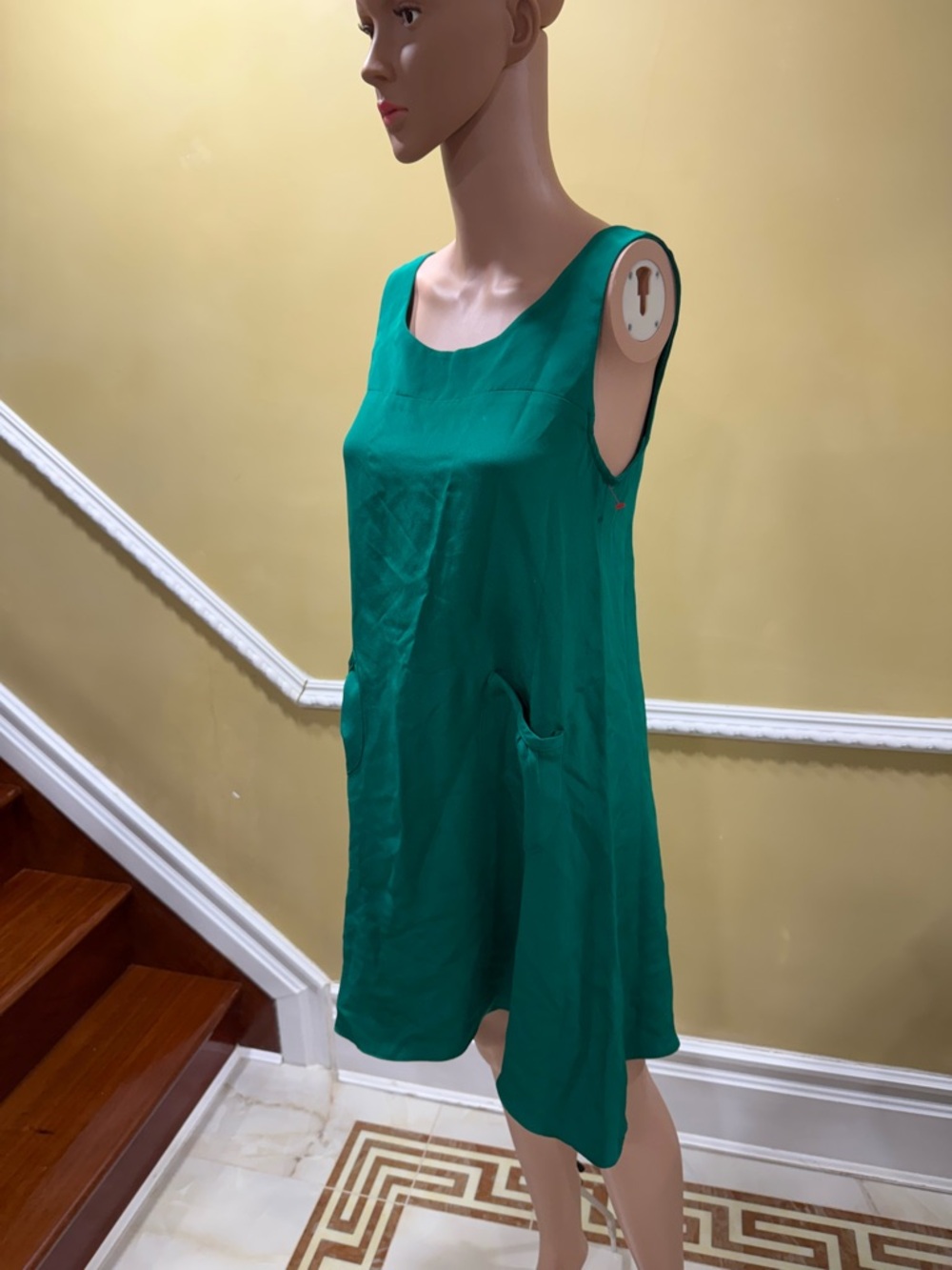 Sleeveless Emerald Green Shift Dress with Pockets